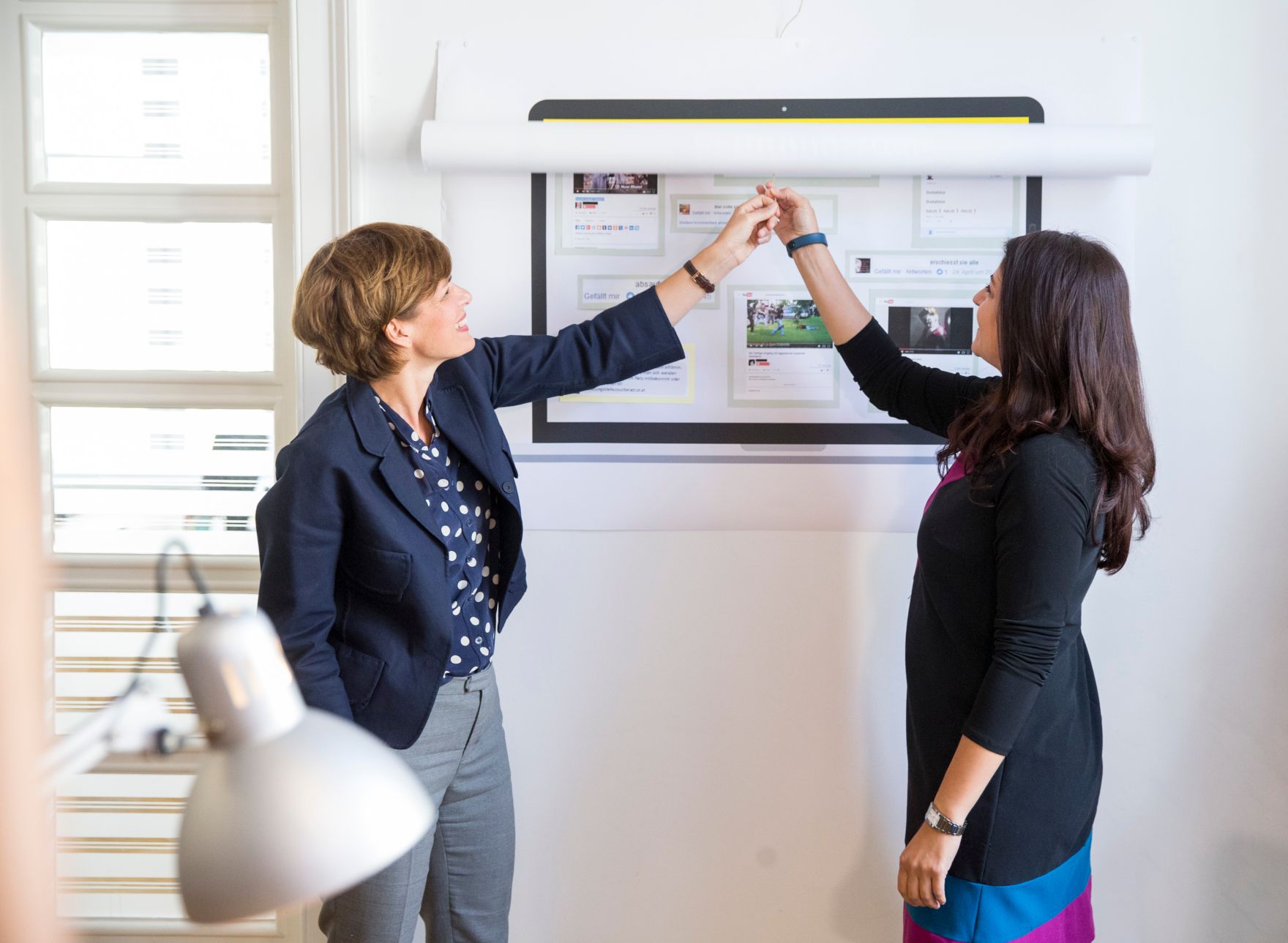 Am 15. September 2017 er&ouml;ffnete Staatssekret&auml;rin Muna Duzdar (r.) gemeinsam mit Frauenministerin Pamela Rendi-Wagner (l.) die Beratungsstelle #GegenHassimNetz in Wien Margareten.