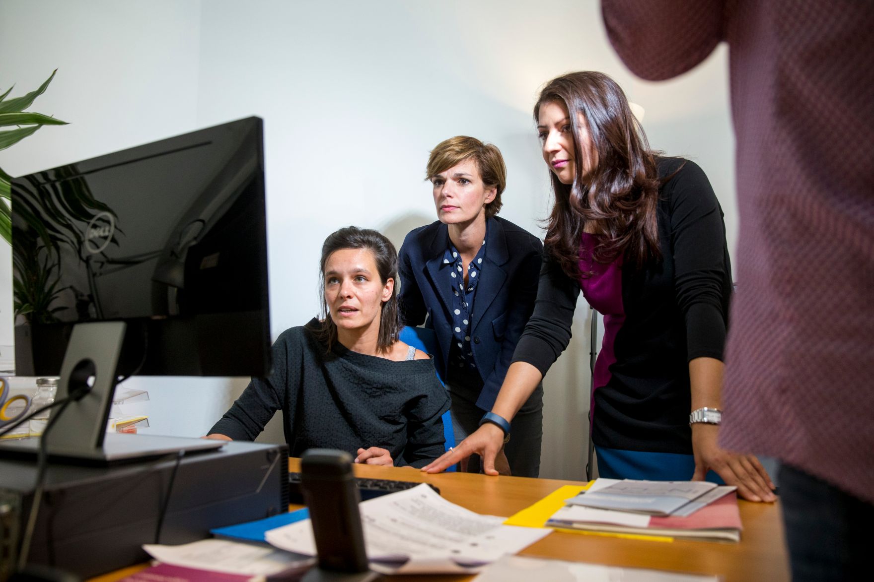 Am 15. September 2017 er&ouml;ffnete Staatssekret&auml;rin Muna Duzdar (r.) gemeinsam mit Frauenministerin Pamela Rendi-Wagner (m.) die Beratungsstelle #GegenHassimNetz in Wien Margareten.
