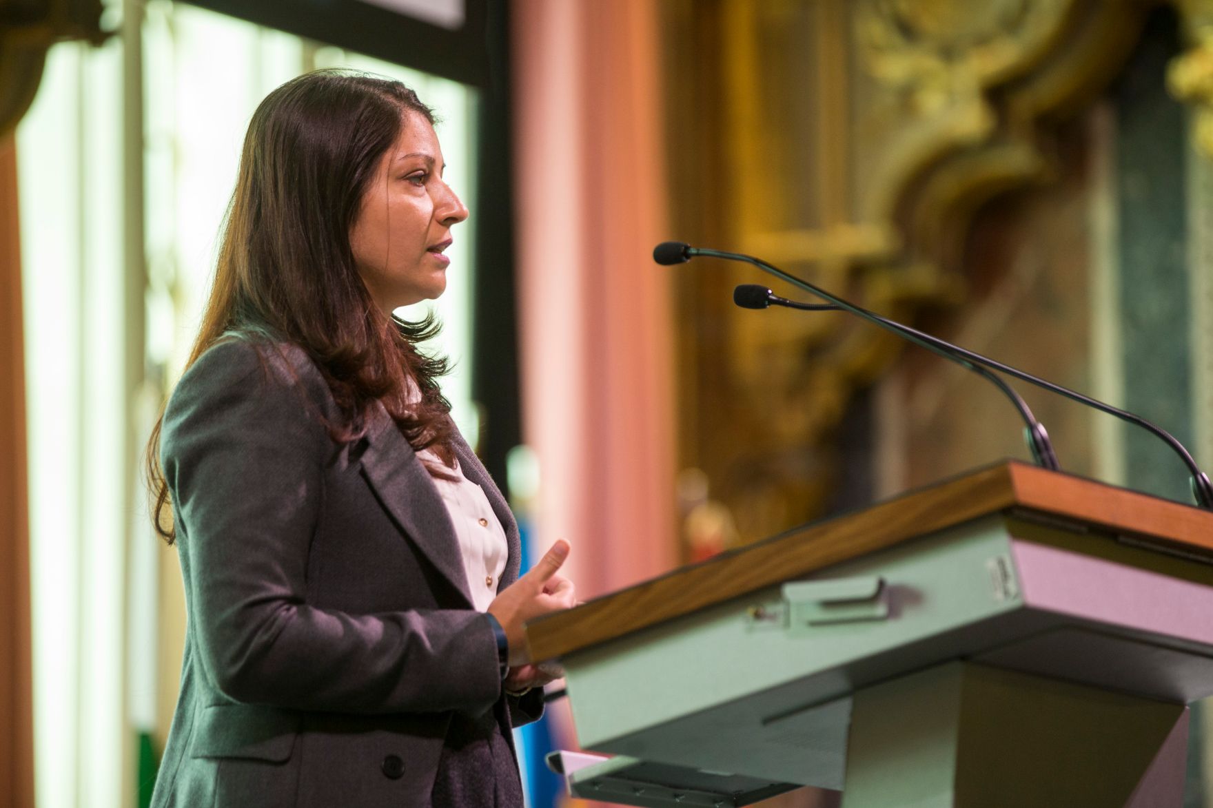 Am 19. September 2017 nahm Staatssekret&auml;rin Muna Duzdar (im Bild) gemeinsam mit Verteidigungsminister Hans Peter Doskozil an der LehrlingsausbilderInnentagung im Heeresgeschichtlichen Museum teil.