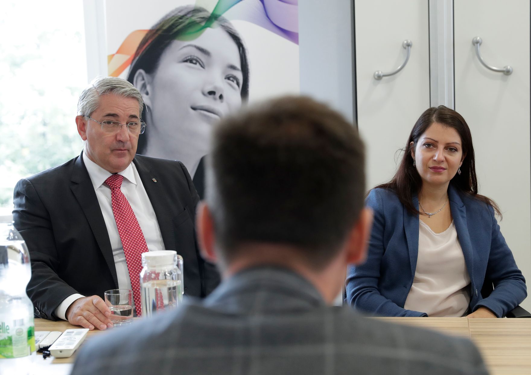 Am 22. September 2017 besuchte Staatssekret&auml;rin Muna Duzdar (im Bild) den Betrieb &quot;VINCI Energies Austria&quot;.