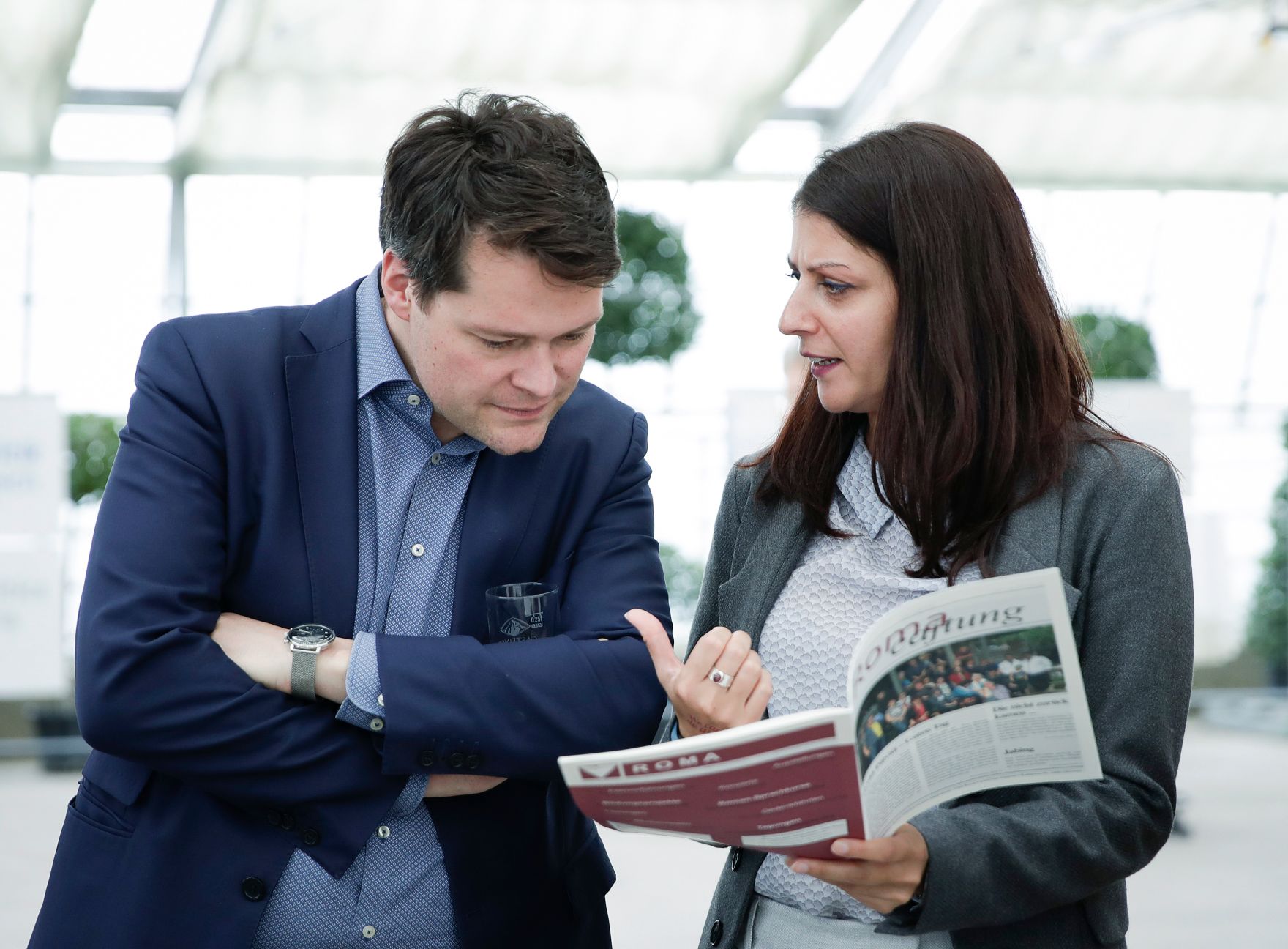 Am 23. September 2017 nahm Staatssekret&auml;rin Muna Duzdar (r.) am Fest der Roma teil. Im Bild mit dem Bildungsstadtrat J&uuml;rgen Czernohorszky (l.).