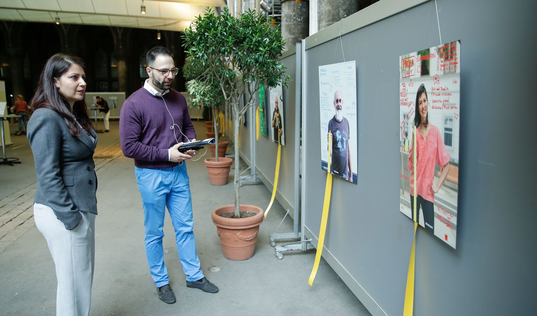 Am 23. September 2017 nahm Staatssekret&auml;rin Muna Duzdar (l.) bei der Veranstaltung "Nacht des interkulturellen Dialoges" im Rathaus teil.