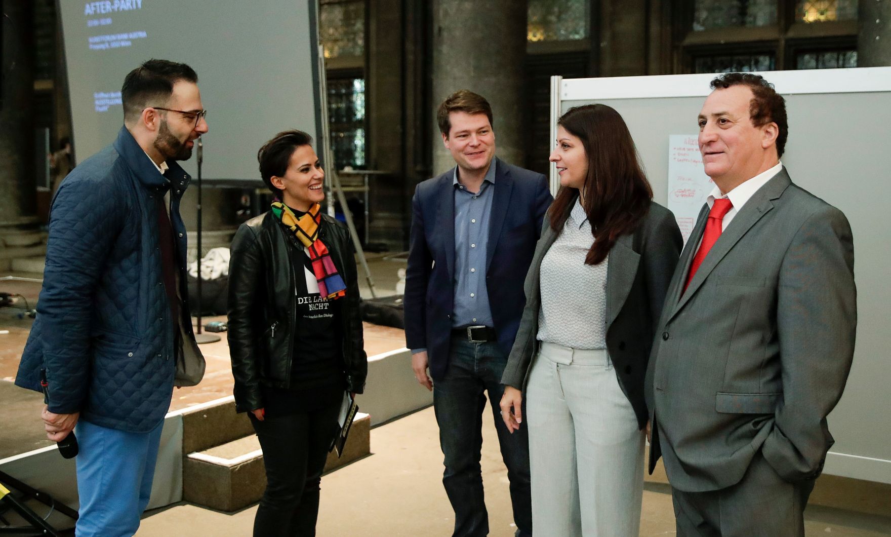 Am 23. September 2017 nahm Staatssekret&auml;rin Muna Duzdar (2.v.r.) bei der Veranstaltung "Nacht des interkulturellen Dialoges" im Rathaus teil.