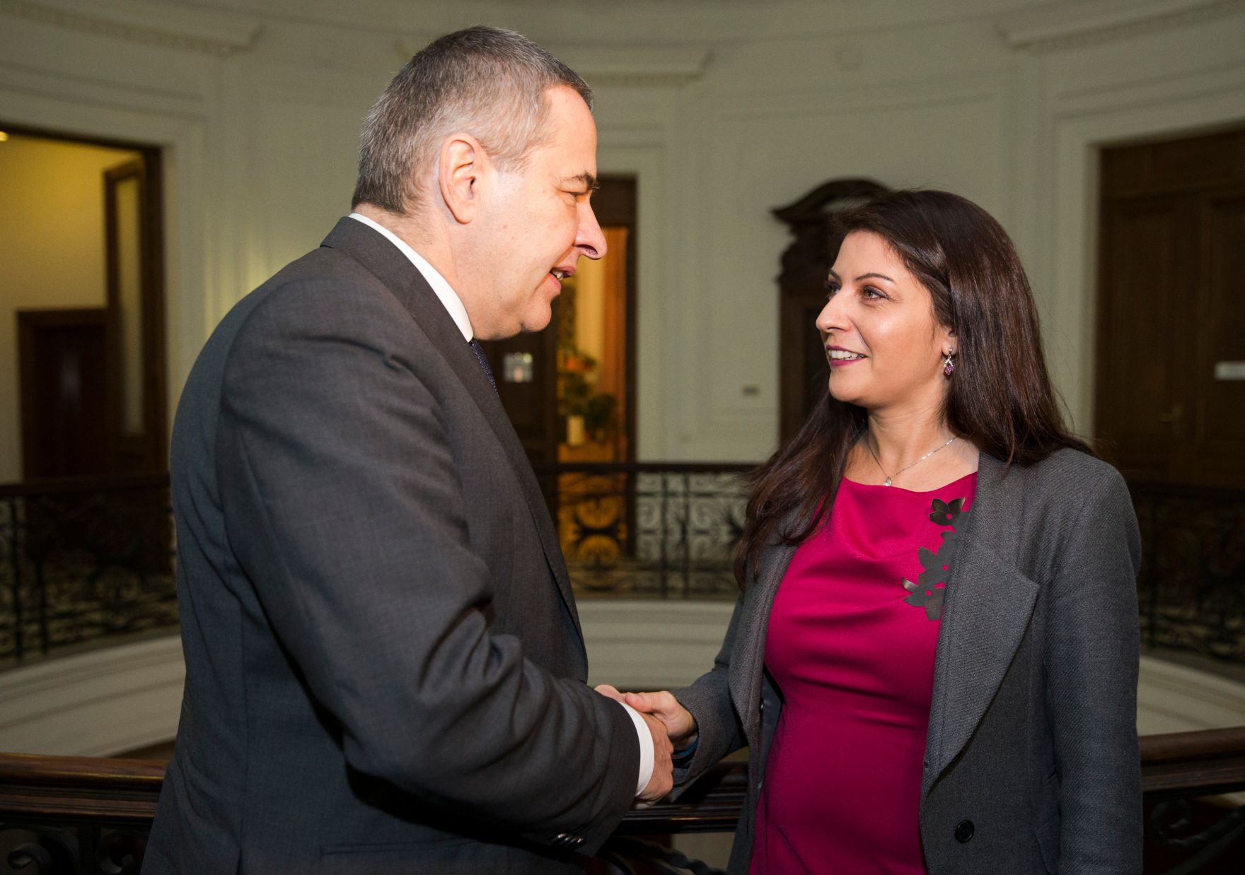 Am 16. November 2017 fand der Abschluss der Gehaltsverhandlungen &Ouml;ffentlicher Dienst statt. Im Bild Staatssekret&auml;rin Muna Duzdar (r.) mit G&Ouml;D Vorsitzendem Norbert Schnedl (l.).