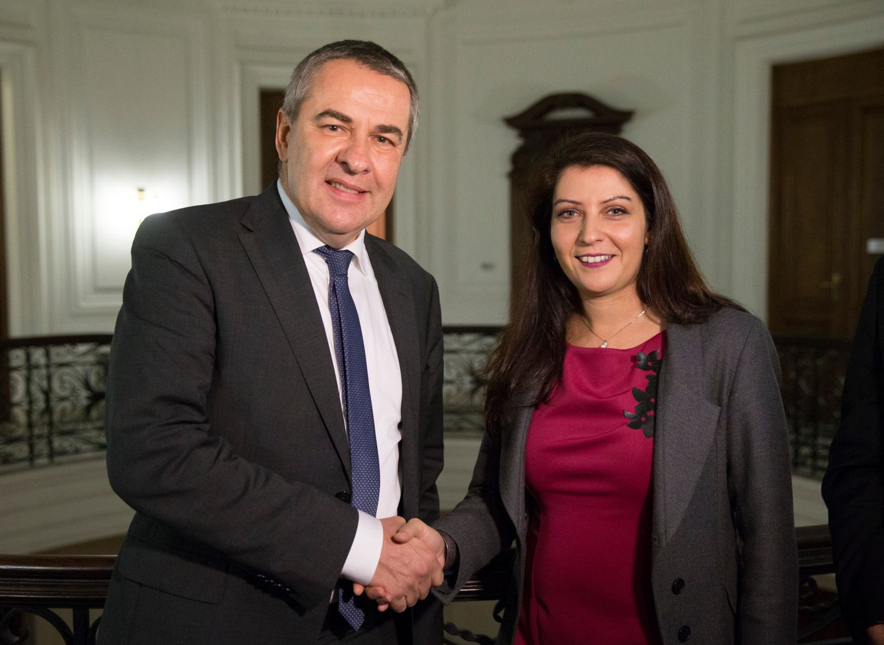 Am 16. November 2017 fand der Abschluss der Gehaltsverhandlungen &Ouml;ffentlicher Dienst statt. Im Bild Staatssekret&auml;rin Muna Duzdar (r.) mit G&Ouml;D Vorsitzendem Norbert Schnedl (l.).