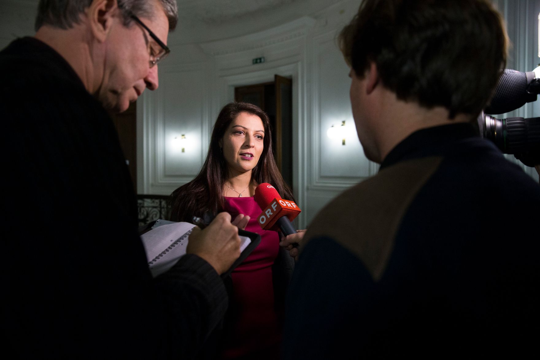Am 16. November 2017 fand der Abschluss der Gehaltsverhandlungen &Ouml;ffentlicher Dienst statt. Im Bild Staatssekret&auml;rin Muna Duzdar.