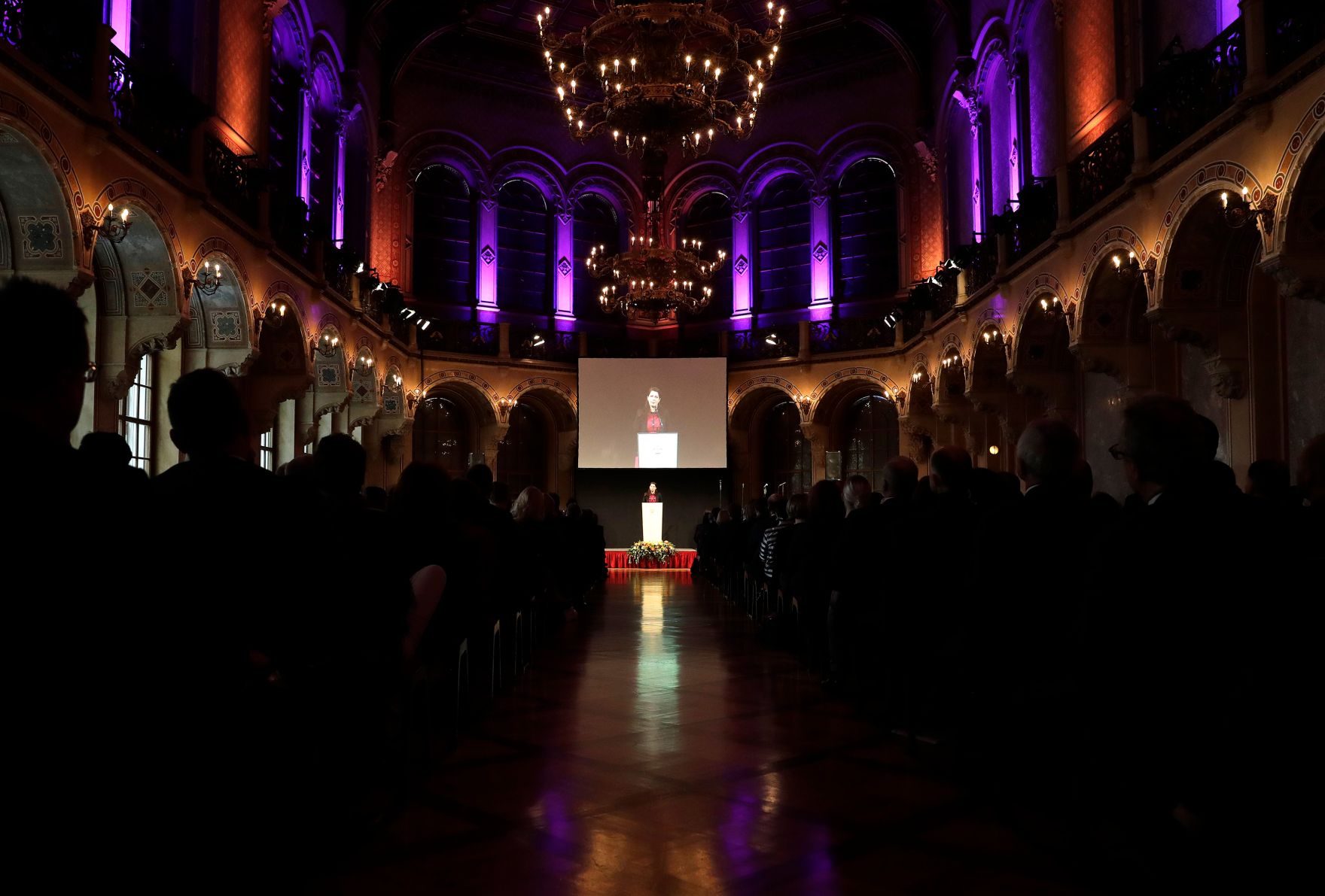 Am 24. November 2017 hielt Staatssekret&auml;rin Muna Duzdar (im Bild) Gru&szlig;worte beim Richtertag 2017 - "Rechtsstaat - zur&uuml;ck in die Zukunft".