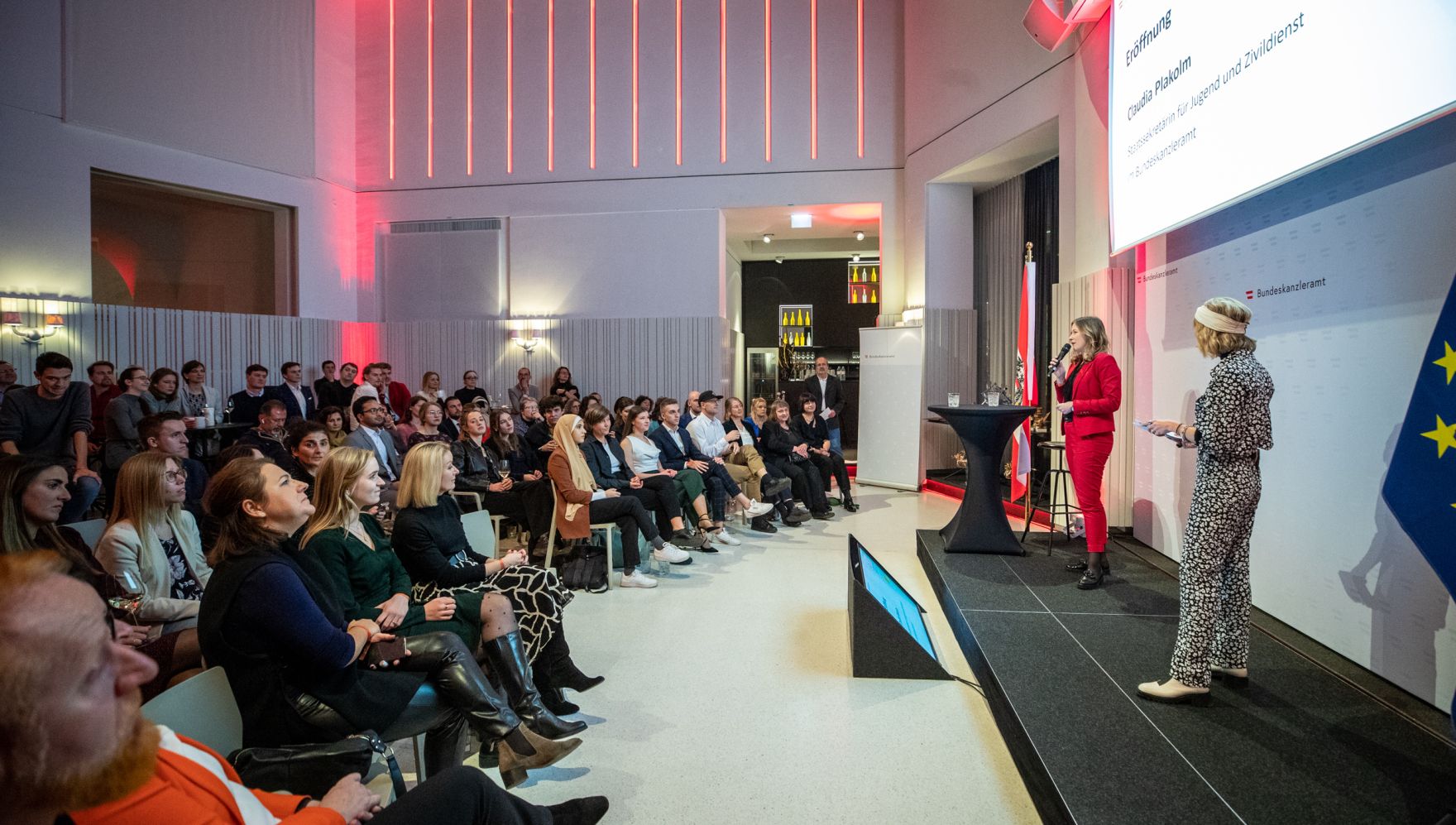 Am 1. Dezember 2022 &uuml;berreichte Staatssekret&auml;rin Claudia Plakolm den &Ouml;sterreichischen Jugendpreis 2022.