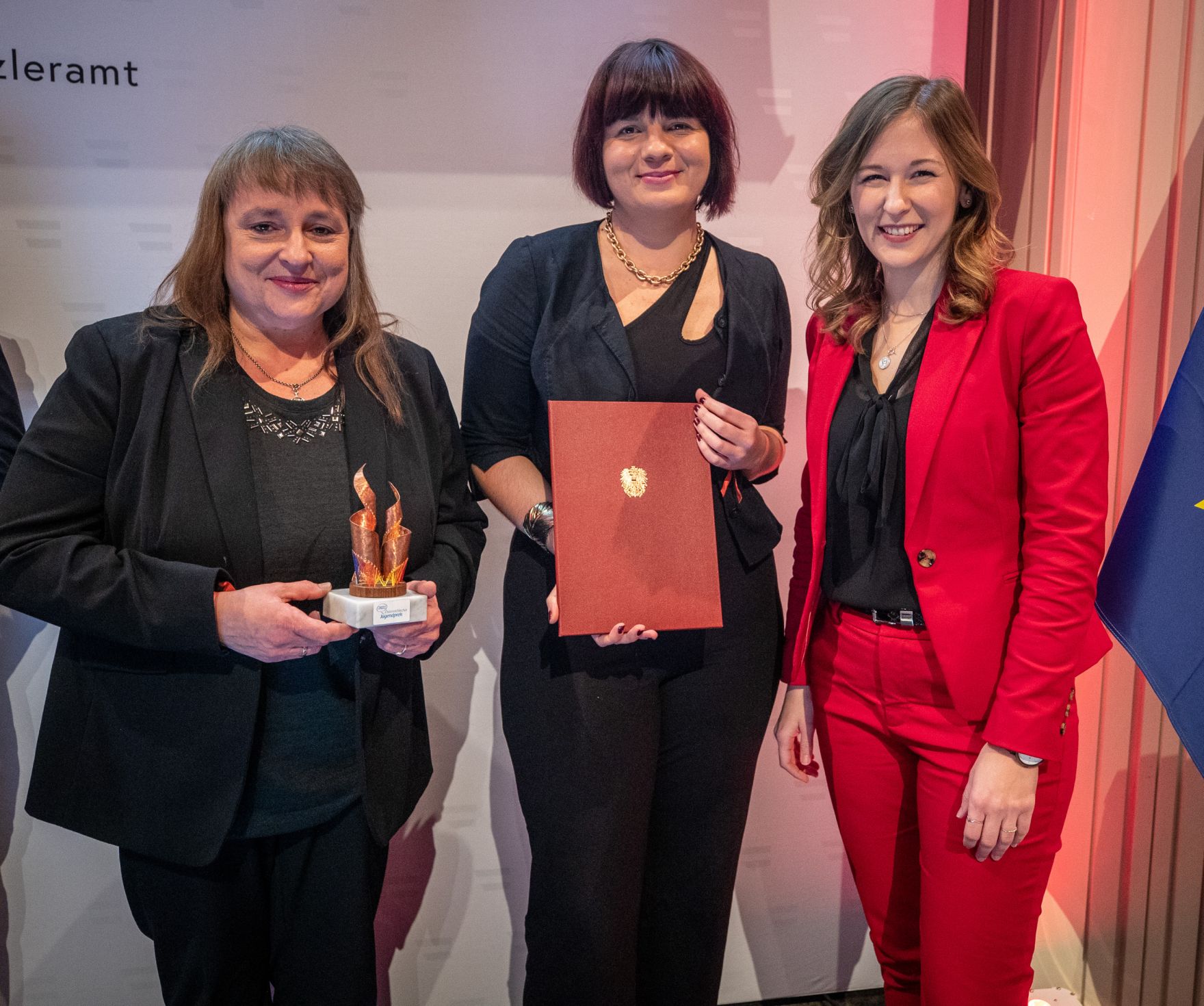 Am 1. Dezember 2022 &uuml;berreichte Staatssekret&auml;rin Claudia Plakolm den &Ouml;sterreichischen Jugendpreis 2022.