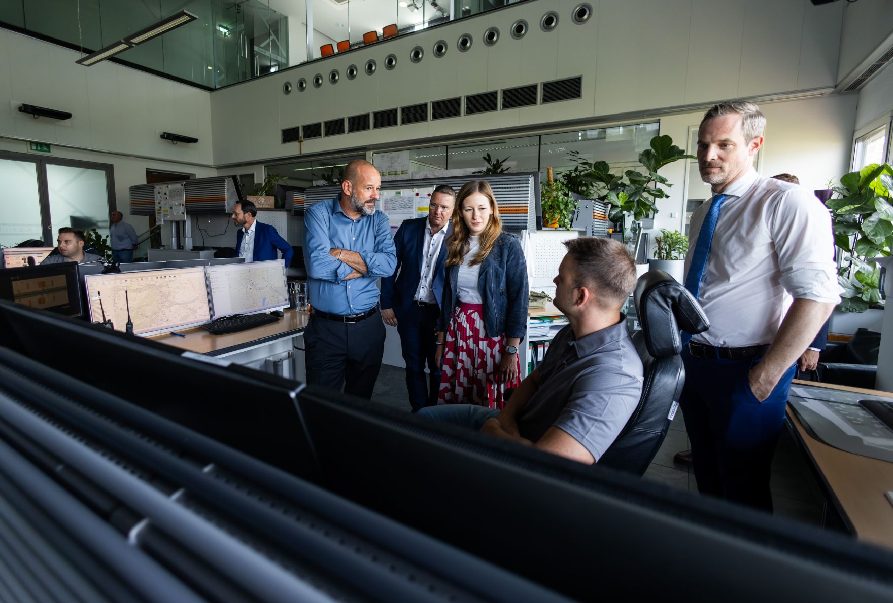 Am 22. August 2024 besuchte Staatssekret&auml;rin Claudia Plakolm (im Bild) die nationale Verkehrsmanagement-Zentrale der ASFINAG in Wien-Inzersdorf.