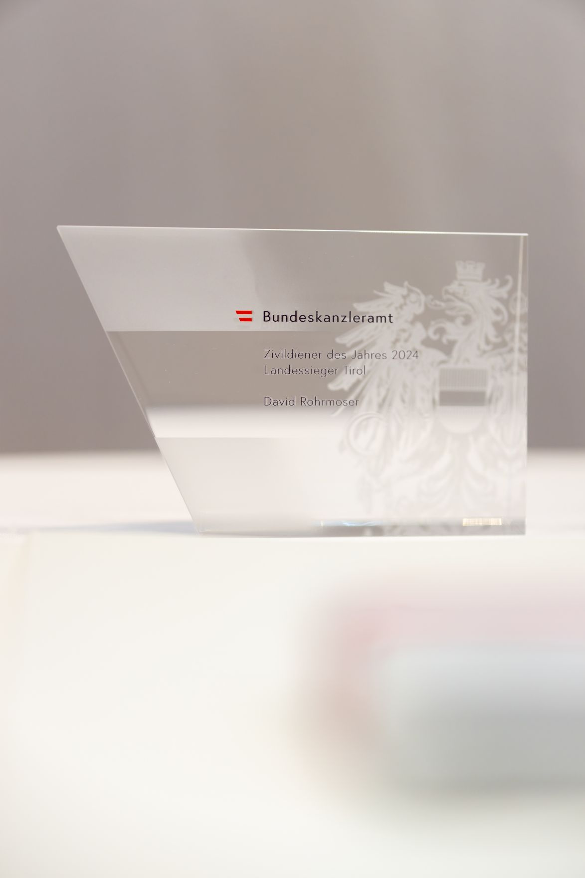 Am 5. September 2024 verlieh Staatssekret&auml;rin Claudia Plakolm die Auszeichnungen f&uuml;r den Zivildiener des Jahres 2024 im Rahmen einer Festveranstaltung in den Sofiens&auml;le in Wien.