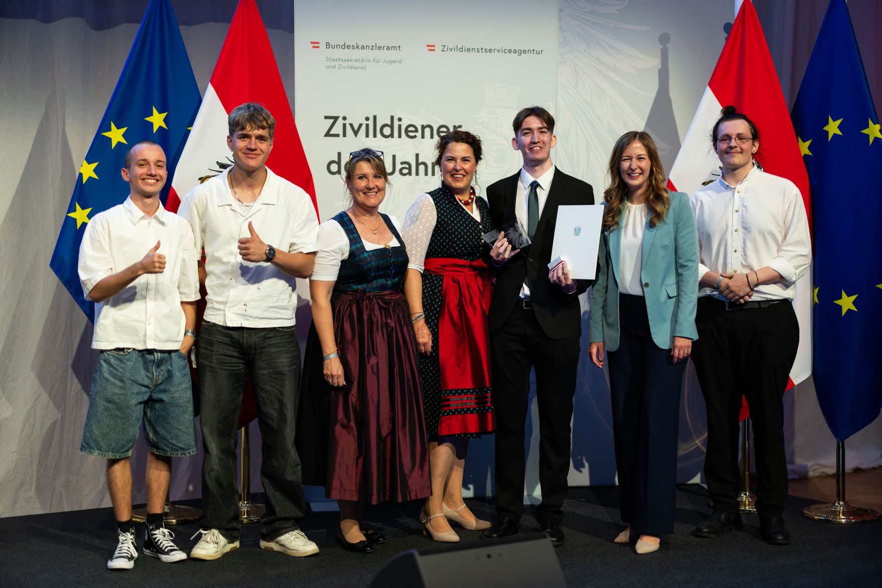 Am 5. September 2024 verlieh Staatssekret&auml;rin Claudia Plakolm (2.v.r.) die Auszeichnungen f&uuml;r den Zivildiener des Jahres 2024 im Rahmen einer Festveranstaltung in den Sofiens&auml;le in Wien.