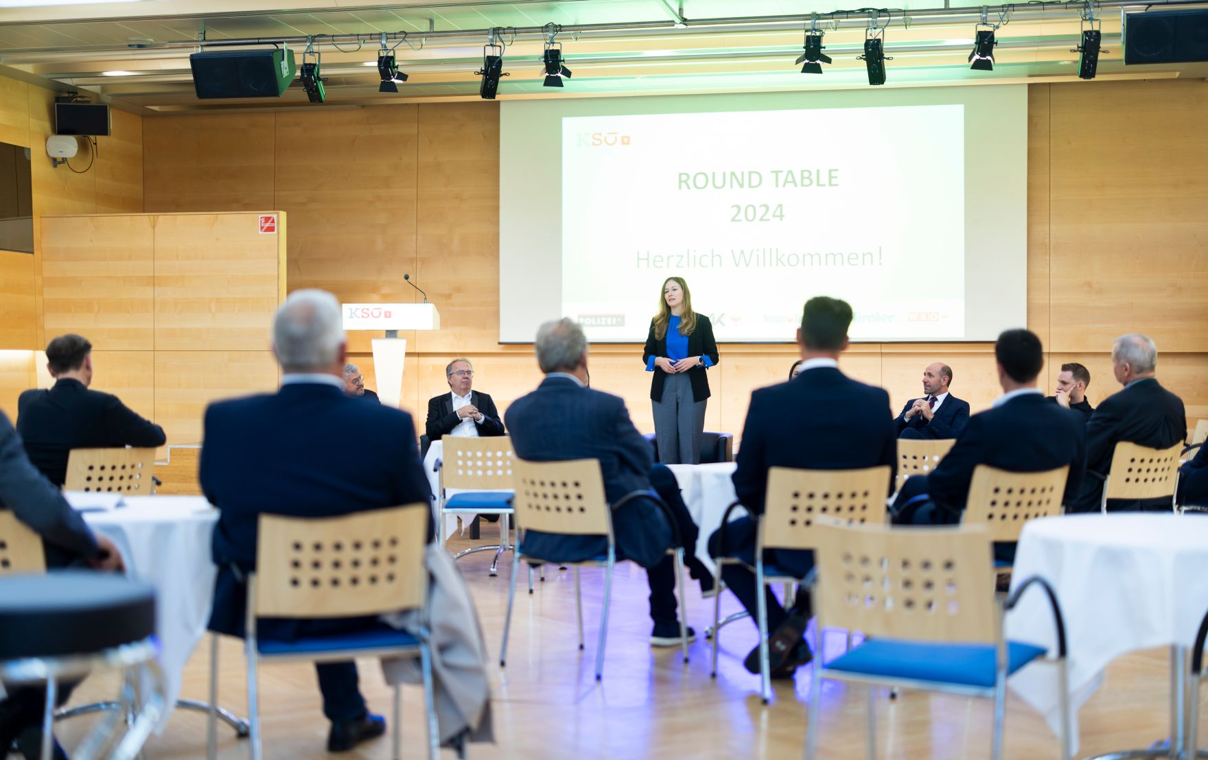 Am 10. Oktober 2024 nahm Staatssekret&auml;rin Claudia Plakolm am KS&Ouml; Sicherheitsevent in Innsbruck teil.