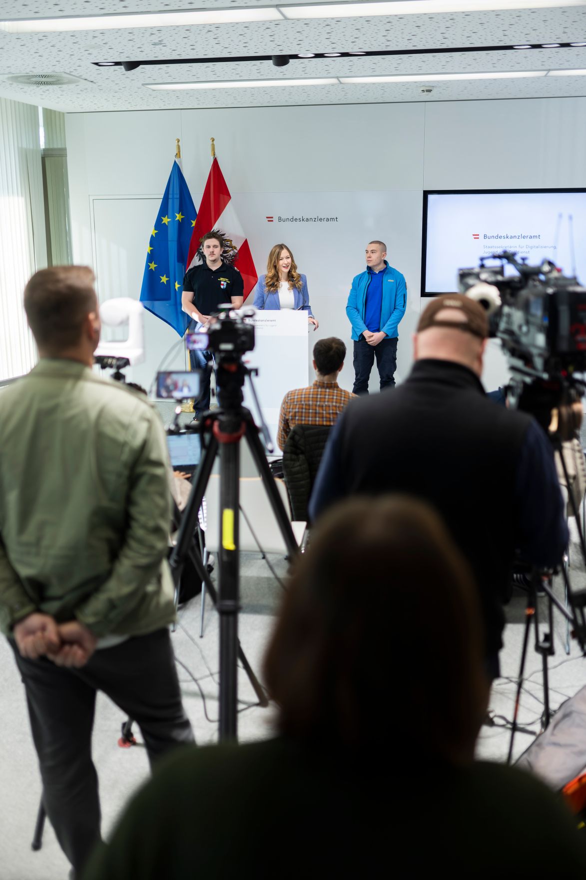 Am 16. Oktober 2024 gab Staatssekret&auml;rin Claudia Plakolm eine Pressekonferenz zu den aktuellen Zahlen im Zivildienst.