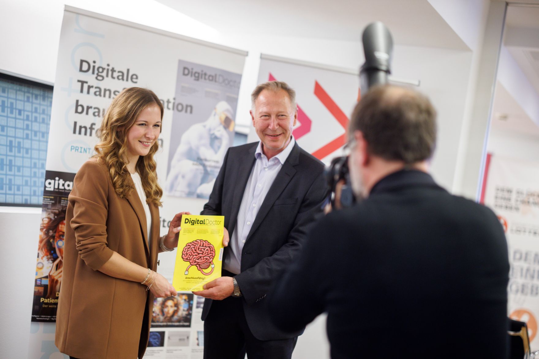 Am 23. Oktober 2024 nahm Staatssekret&auml;rin Claudia Plakolm (l.) am C 3- &ldquo;Business Talk&ldquo; teil.