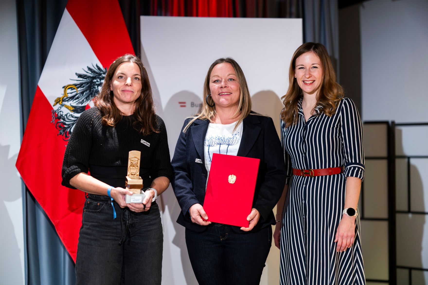 Am 19. November 2024 &uuml;berreichte Staatssekret&auml;rin Claudia Plakolm (r.) den &Ouml;sterreichischen Jugendpreis 2024.