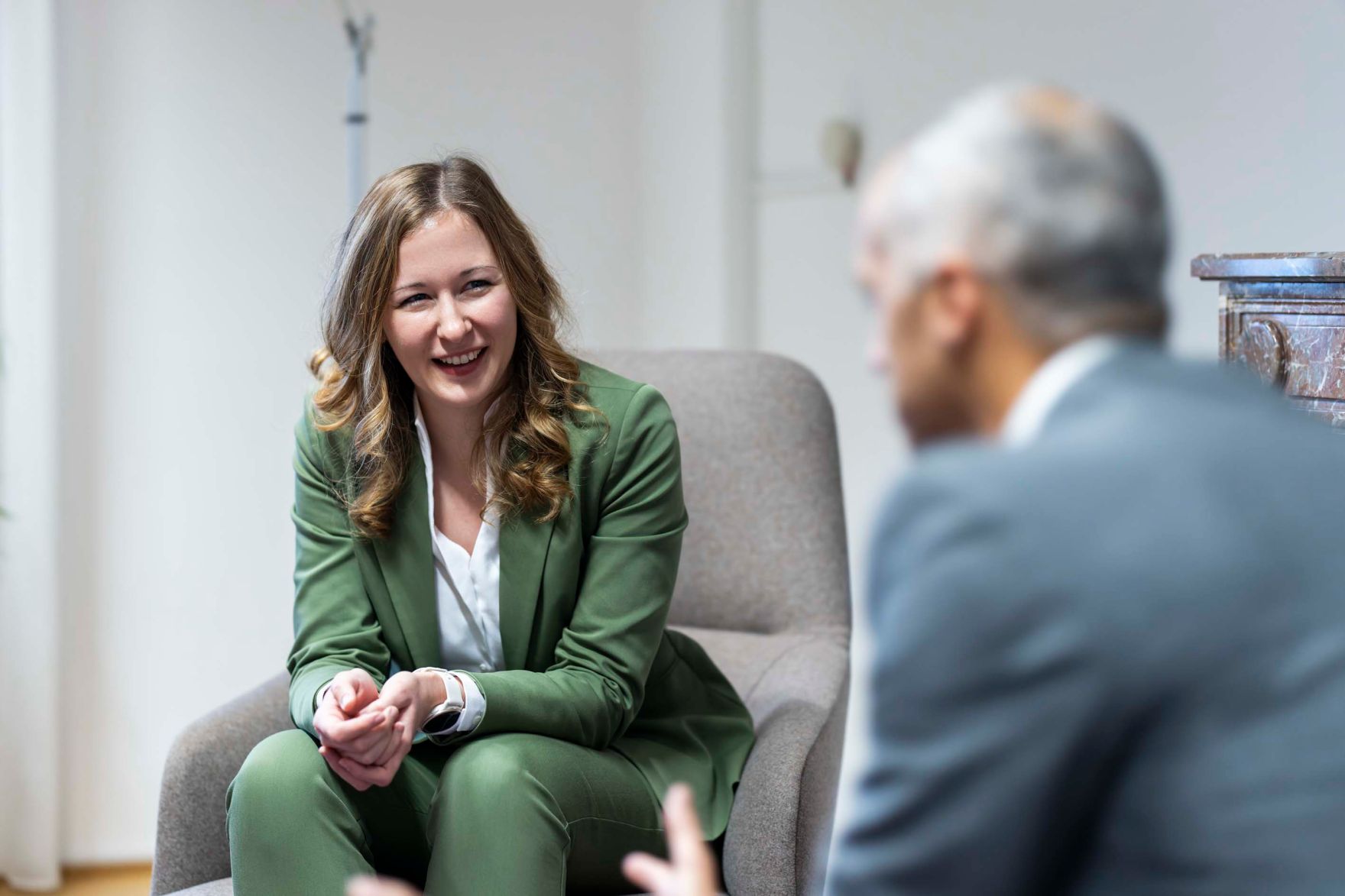 Am 25. November 2024 reiste Staatssekret&auml;rin Claudia Plakolm nach Br&uuml;ssel und nahm am Jugendrat teil. Im Bild mit dem d&auml;nischen Minister f&uuml;r Unterricht Mattias Tesfaye.