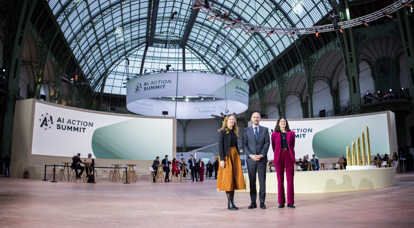 Am 11. Februar 2025 reiste Staatssekret&auml;rin Claudia Plakolm (3.v.r.) nach Paris. Im Bild beim KI-Gipfel.