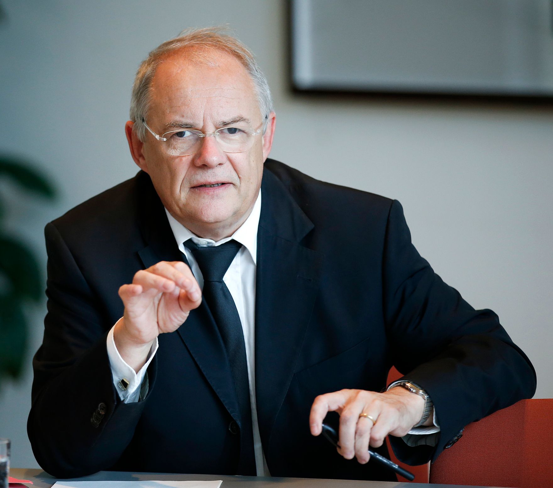 Am 14. Oktober 2014 gab Staatssekret&auml;rin Sonja Ste&szlig;l gemeinsam mit dem Leiter des Bereiches IKT-Strategie des Bundes und der Abteilung I/13 sowie Gesch&auml;ftsf&uuml;hrer der Plattform Digitales &Ouml;sterreich, Roland Ledinger eine Pressekonferenz zum Thema &quot;European Cyber Security&quot;. Im Bild Sektionschef Manfred Matzka.