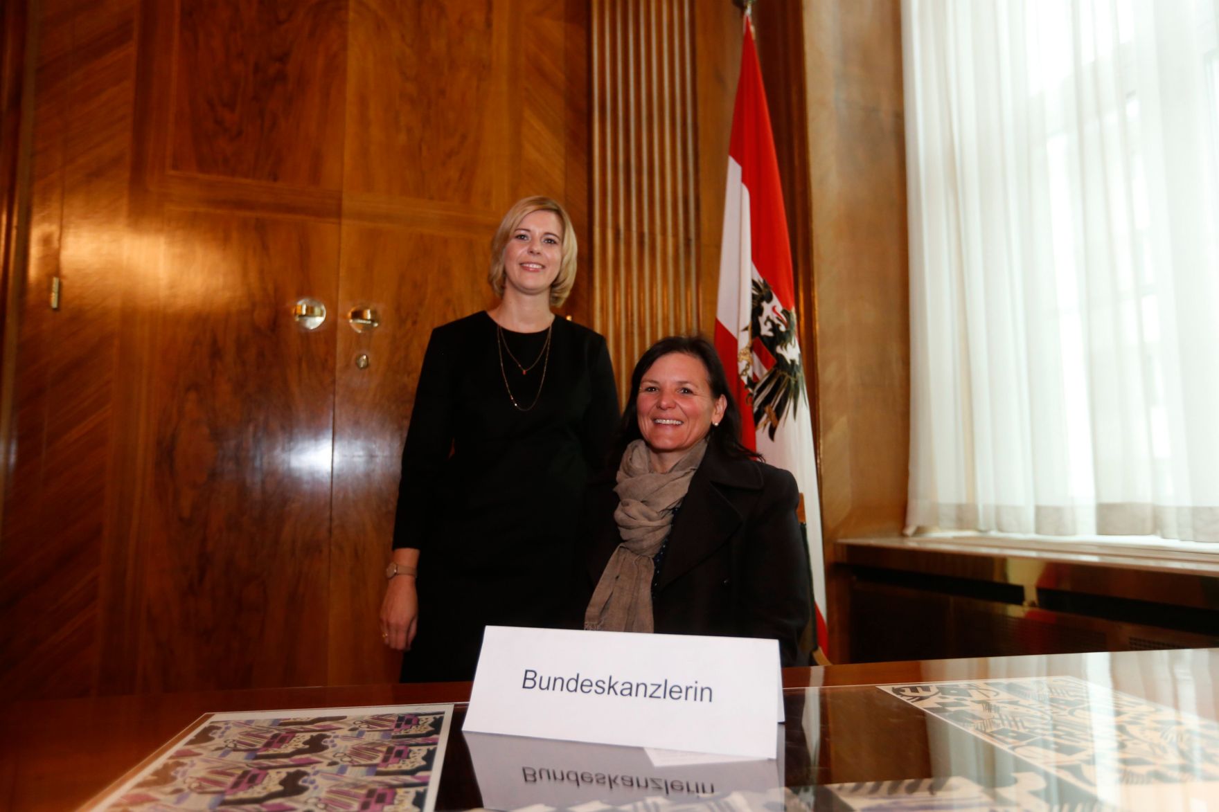 Am 26. Oktober 2014 empfing Staatssekret&auml;rin Sonja Ste&szlig;l im Rahmen des Nationalfeiertages Besucherinnen und Besucher im Bundeskanzleramt.