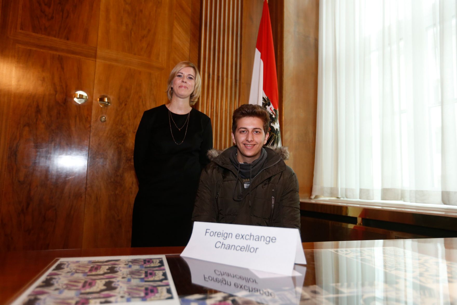 Am 26. Oktober 2014 empfing Staatssekret&auml;rin Sonja Ste&szlig;l im Rahmen des Nationalfeiertages Besucherinnen und Besucher im Bundeskanzleramt.