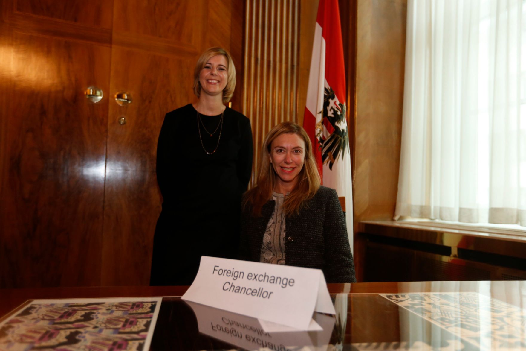Am 26. Oktober 2014 empfing Staatssekret&auml;rin Sonja Ste&szlig;l im Rahmen des Nationalfeiertages Besucherinnen und Besucher im Bundeskanzleramt.