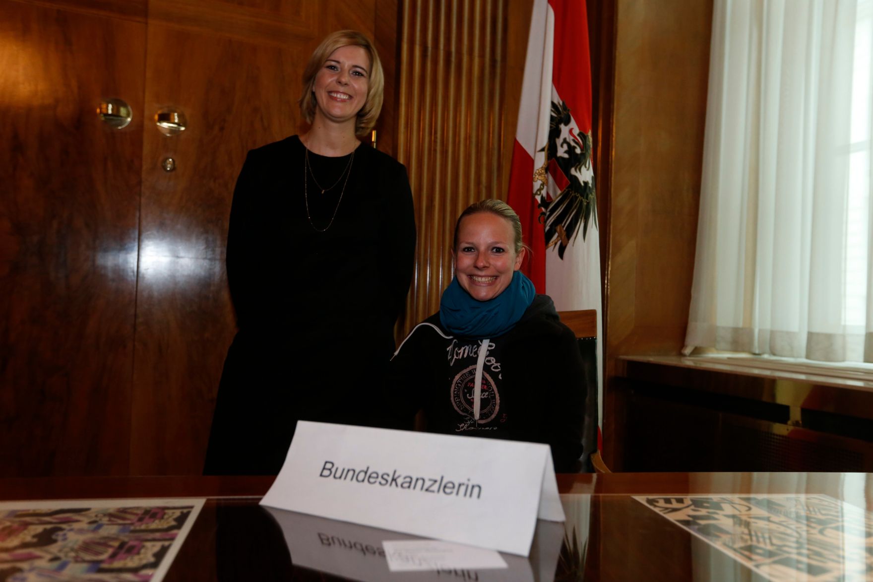 Am 26. Oktober 2014 empfing Staatssekret&auml;rin Sonja Ste&szlig;l im Rahmen des Nationalfeiertages Besucherinnen und Besucher im Bundeskanzleramt.