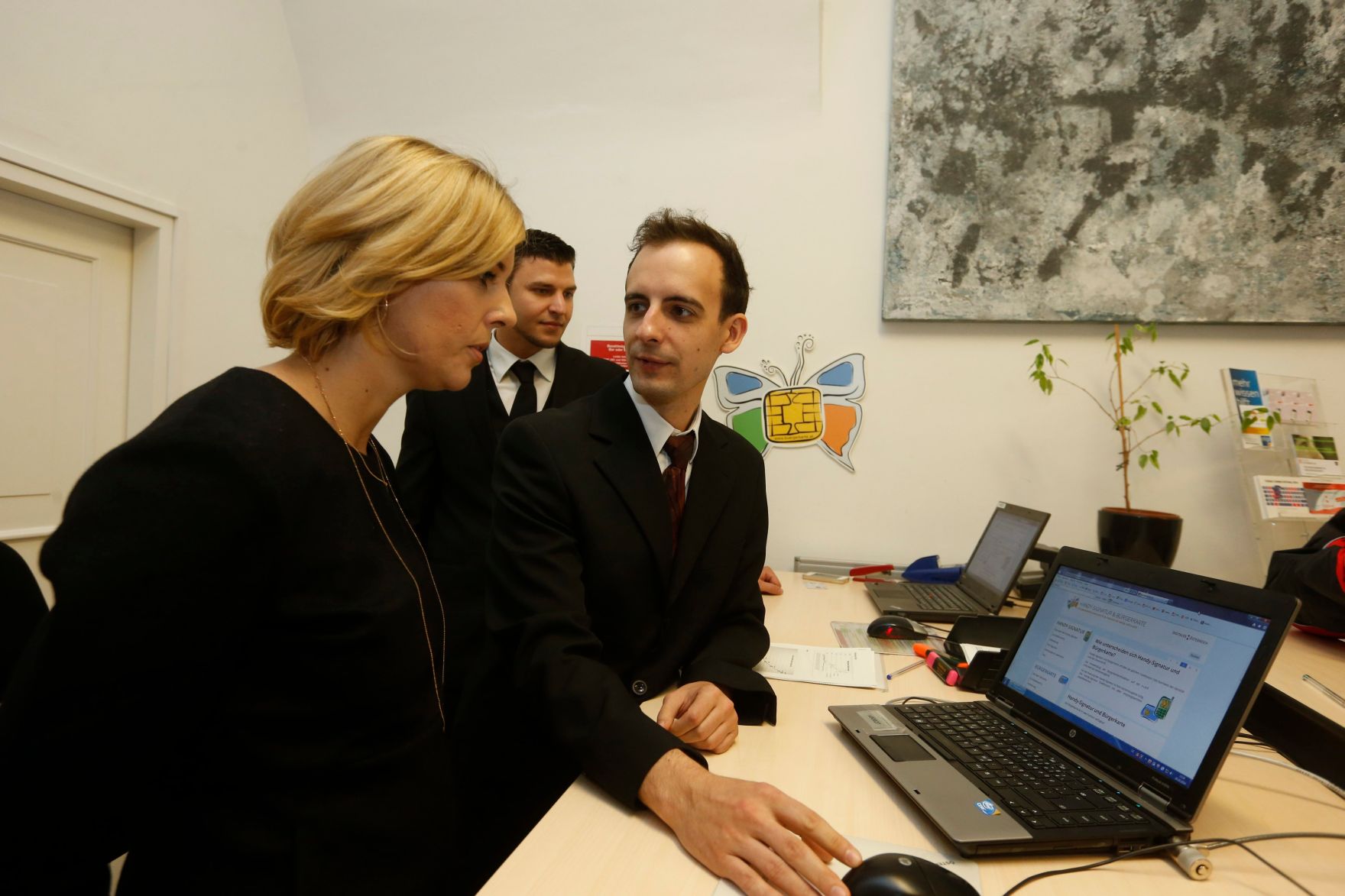 Am 26. Oktober 2014 empfing Staatssekret&auml;rin Sonja Ste&szlig;l im Rahmen des Nationalfeiertages Besucherinnen und Besucher im Bundeskanzleramt.