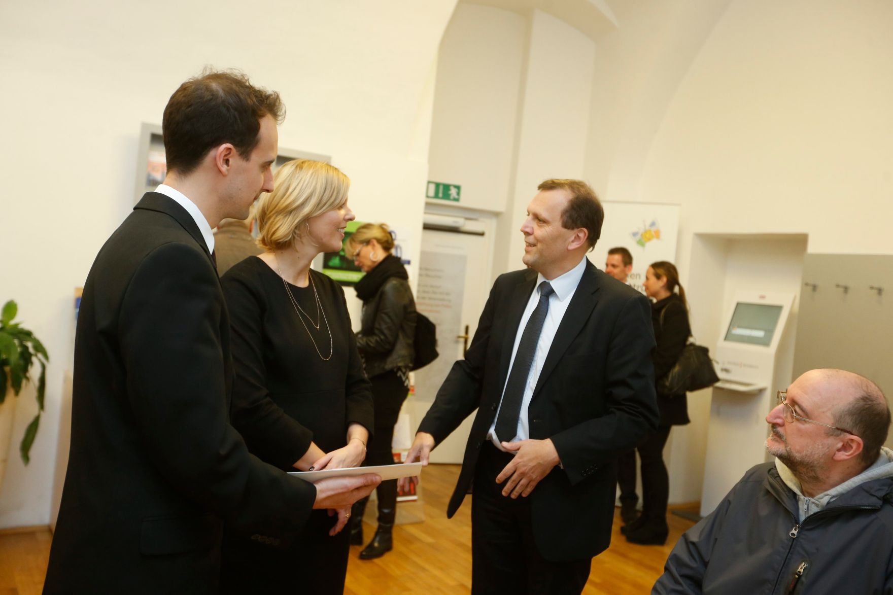 Am 26. Oktober 2014 empfing Staatssekret&auml;rin Sonja Ste&szlig;l im Rahmen des Nationalfeiertages Besucherinnen und Besucher im Bundeskanzleramt.