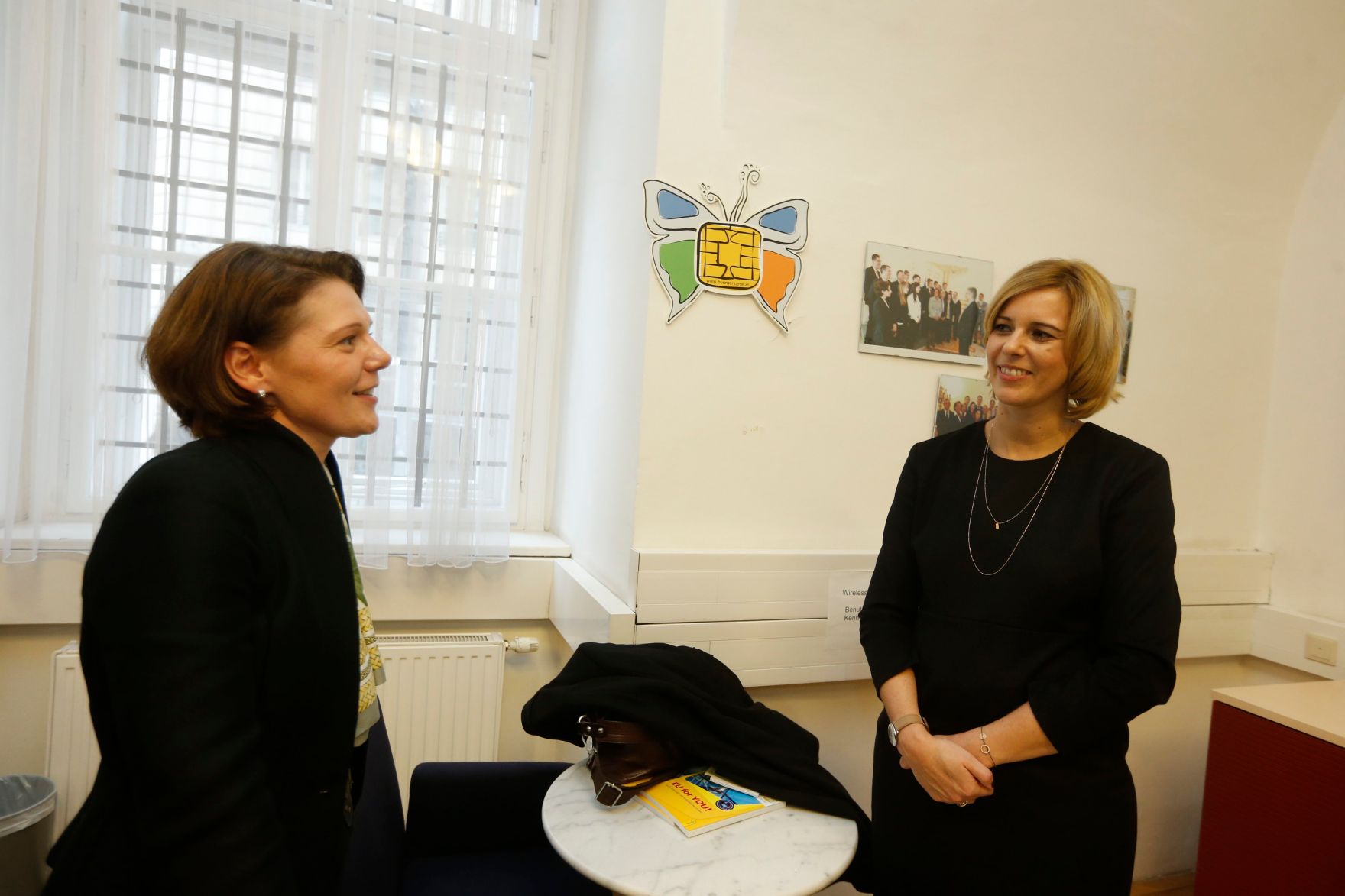 Am 26. Oktober 2014 empfing Staatssekret&auml;rin Sonja Ste&szlig;l im Rahmen des Nationalfeiertages Besucherinnen und Besucher im Bundeskanzleramt.