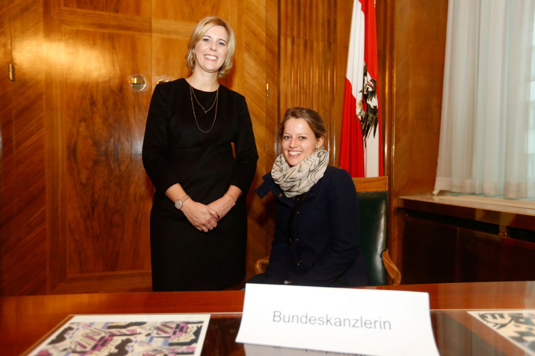 Am 26. Oktober 2014 empfing Staatssekret&auml;rin Sonja Ste&szlig;l im Rahmen des Nationalfeiertages Besucherinnen und Besucher im Bundeskanzleramt.
