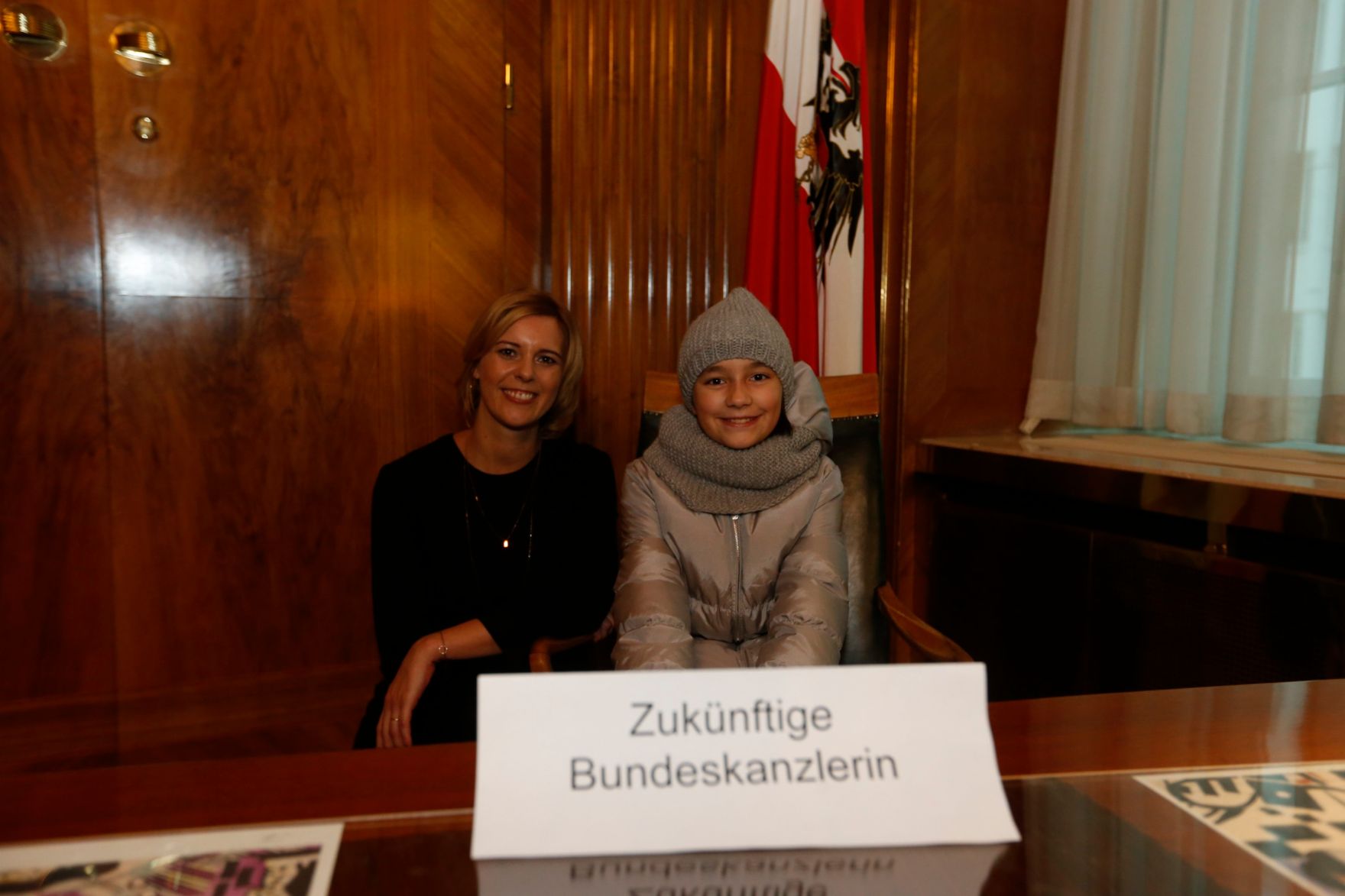 Am 26. Oktober 2014 empfing Staatssekret&auml;rin Sonja Ste&szlig;l im Rahmen des Nationalfeiertages Besucherinnen und Besucher im Bundeskanzleramt.