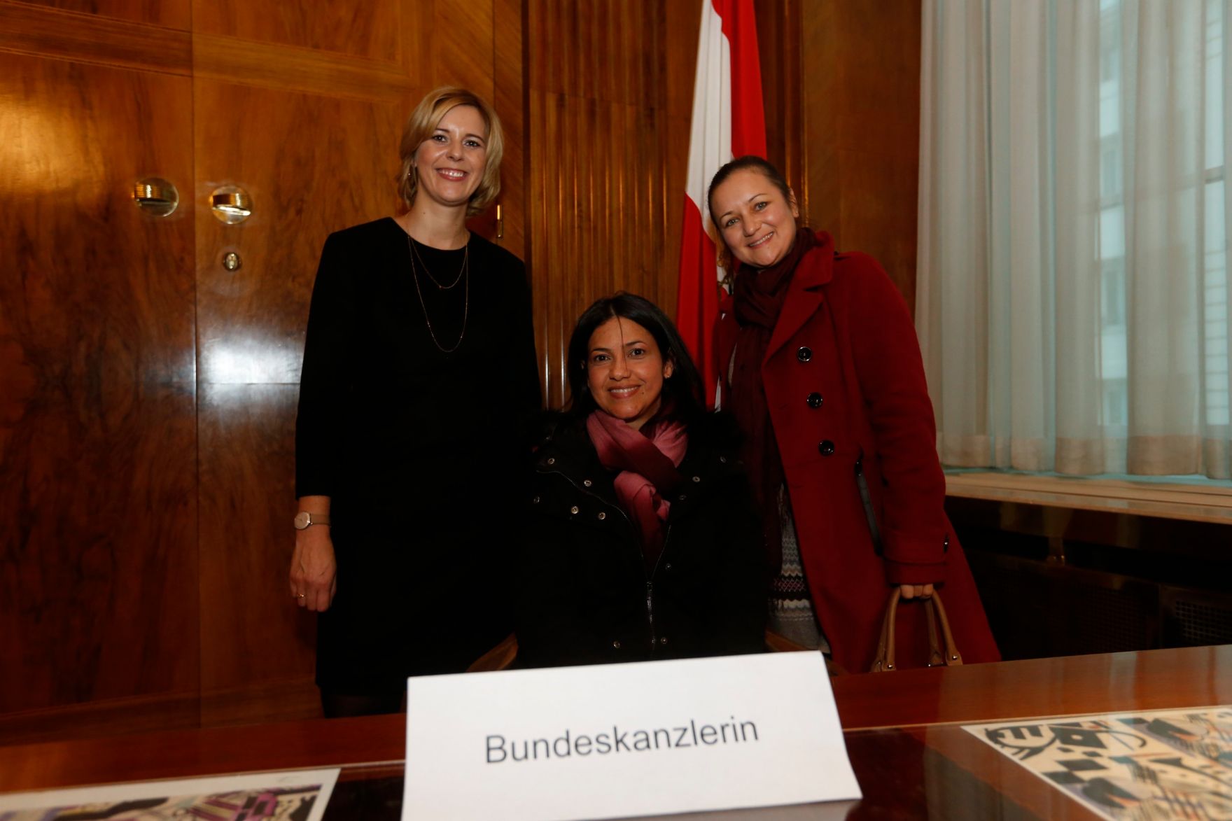 Am 26. Oktober 2014 empfing Staatssekret&auml;rin Sonja Ste&szlig;l im Rahmen des Nationalfeiertages Besucherinnen und Besucher im Bundeskanzleramt.