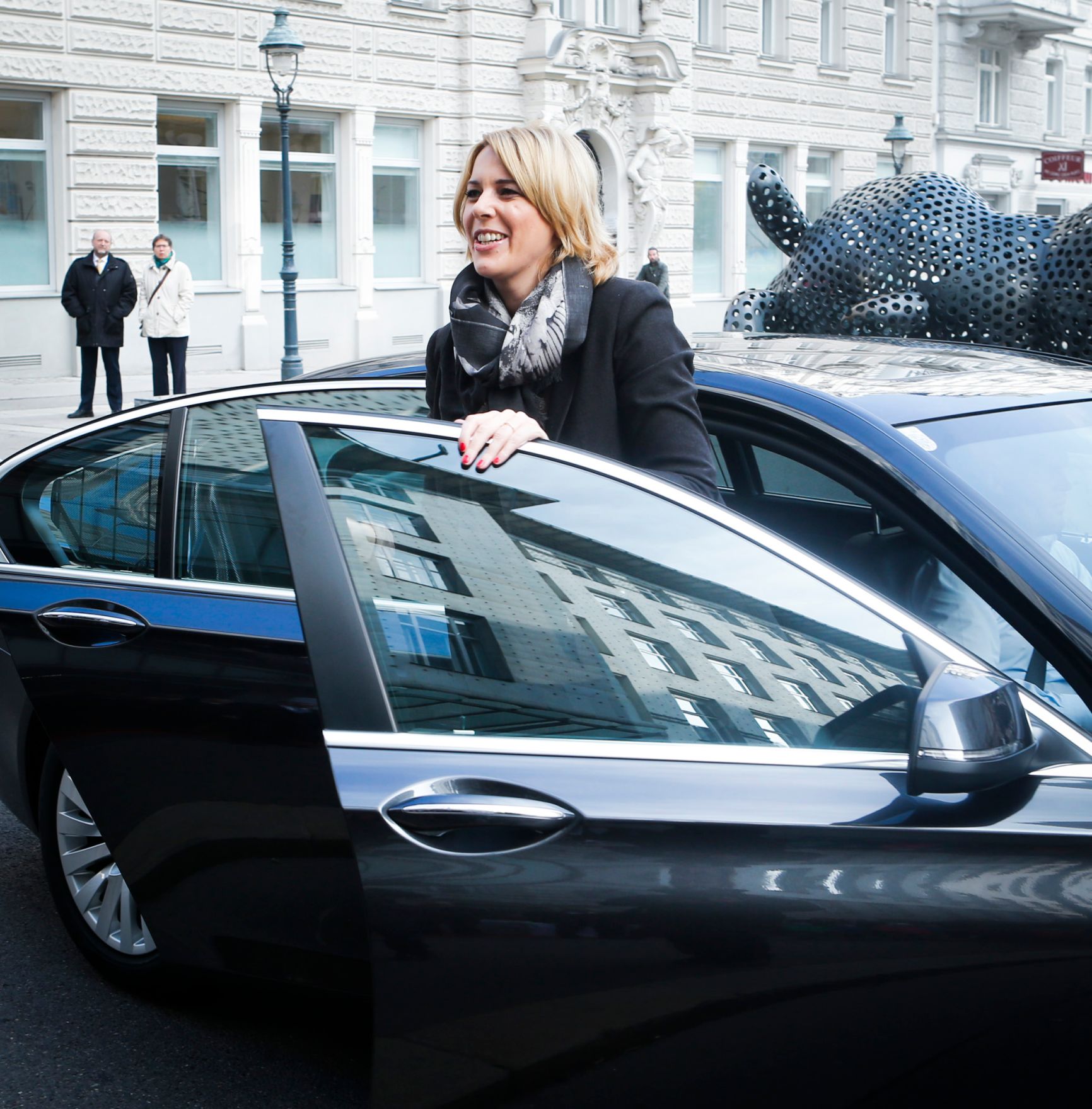 Am 31. Oktober 2014 besuchte Staatssekret&auml;rin Sonja Ste&szlig;l (im Bild) anl&auml;sslich des Weltspartages die Bank BAWAG/PSK und die Bank Austria.