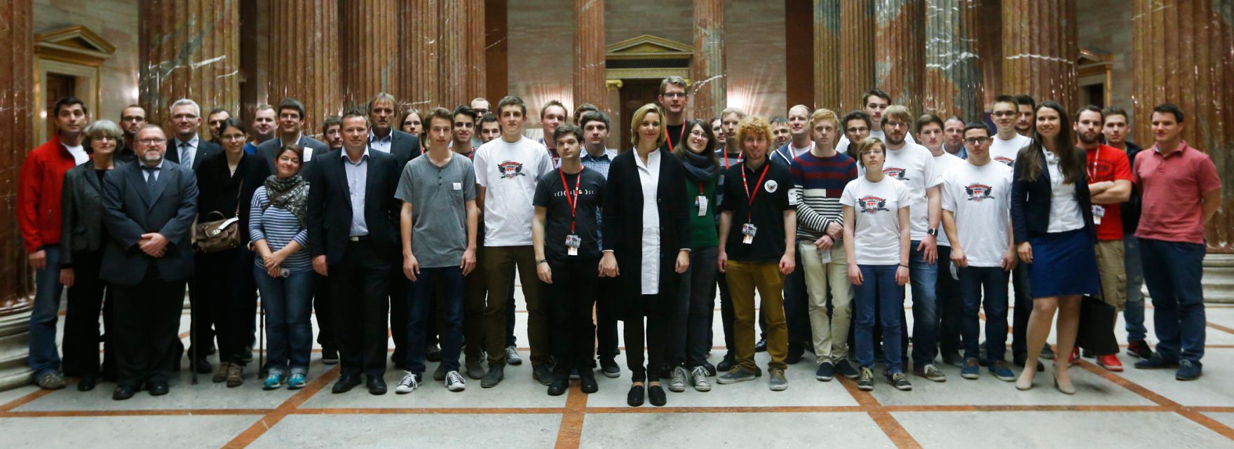 Am 6. November 2014 begr&uuml;&szlig;te Staatssekret&auml;rin Sonja Ste&szlig;l die Finalistinnen und Finalisten der Cyber Security Challenge 2014 im Parlament.