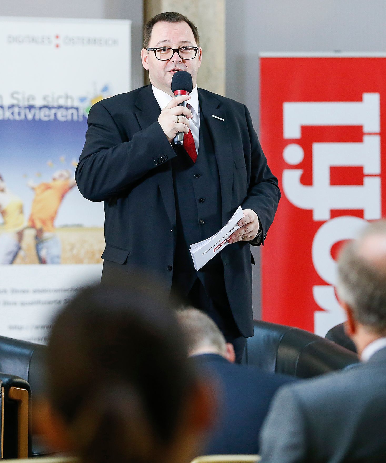 Am 29. J&auml;nner 2015 fand eine Podiumsdiskussion zu dem Thema ''Chancen der Handysignatur in der Wirtschaft, Klarnamendebatte im Web, Digital Natives" statt. Im Bild Christian Rupp, Sprecher der Plattform Digitales &Ouml;sterreich.