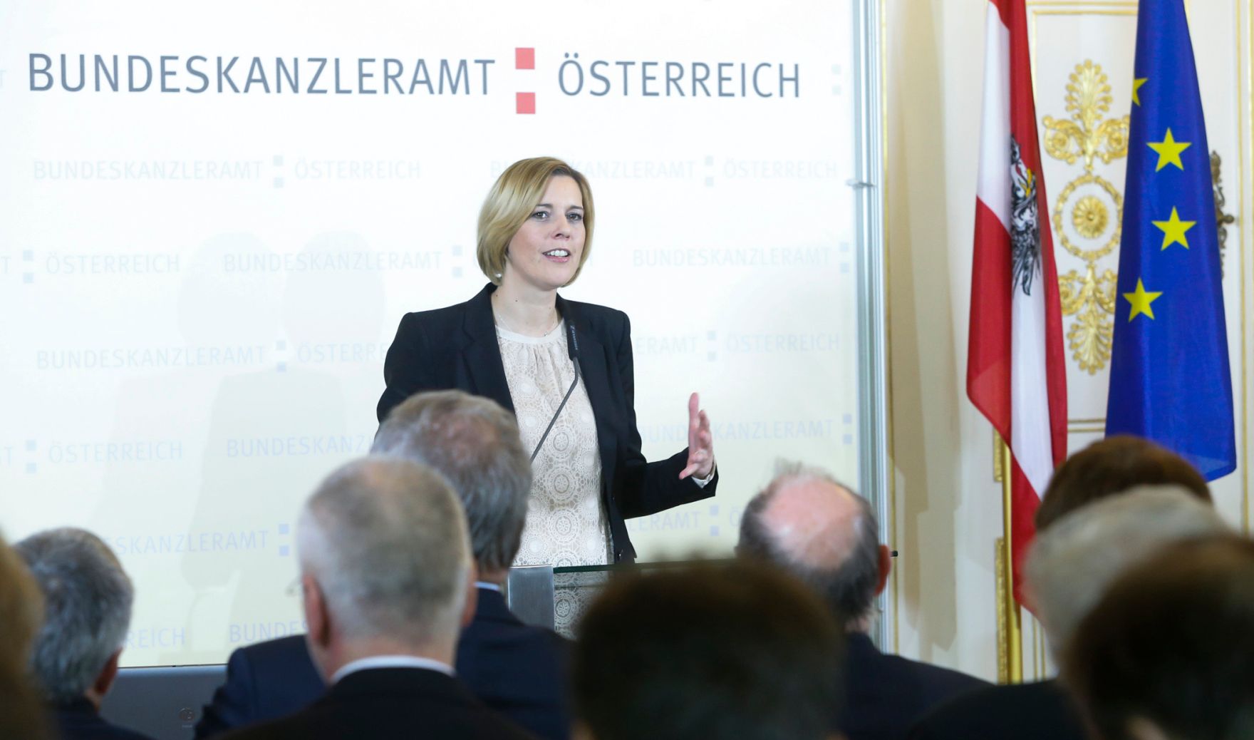 Am 17. M&auml;rz 2015 fand im Bundeskanzleramt die Konstituierung der Cyber Security Plattform statt. Im Bild Staatssekret&auml;rin Sonja Ste&szlig;l.