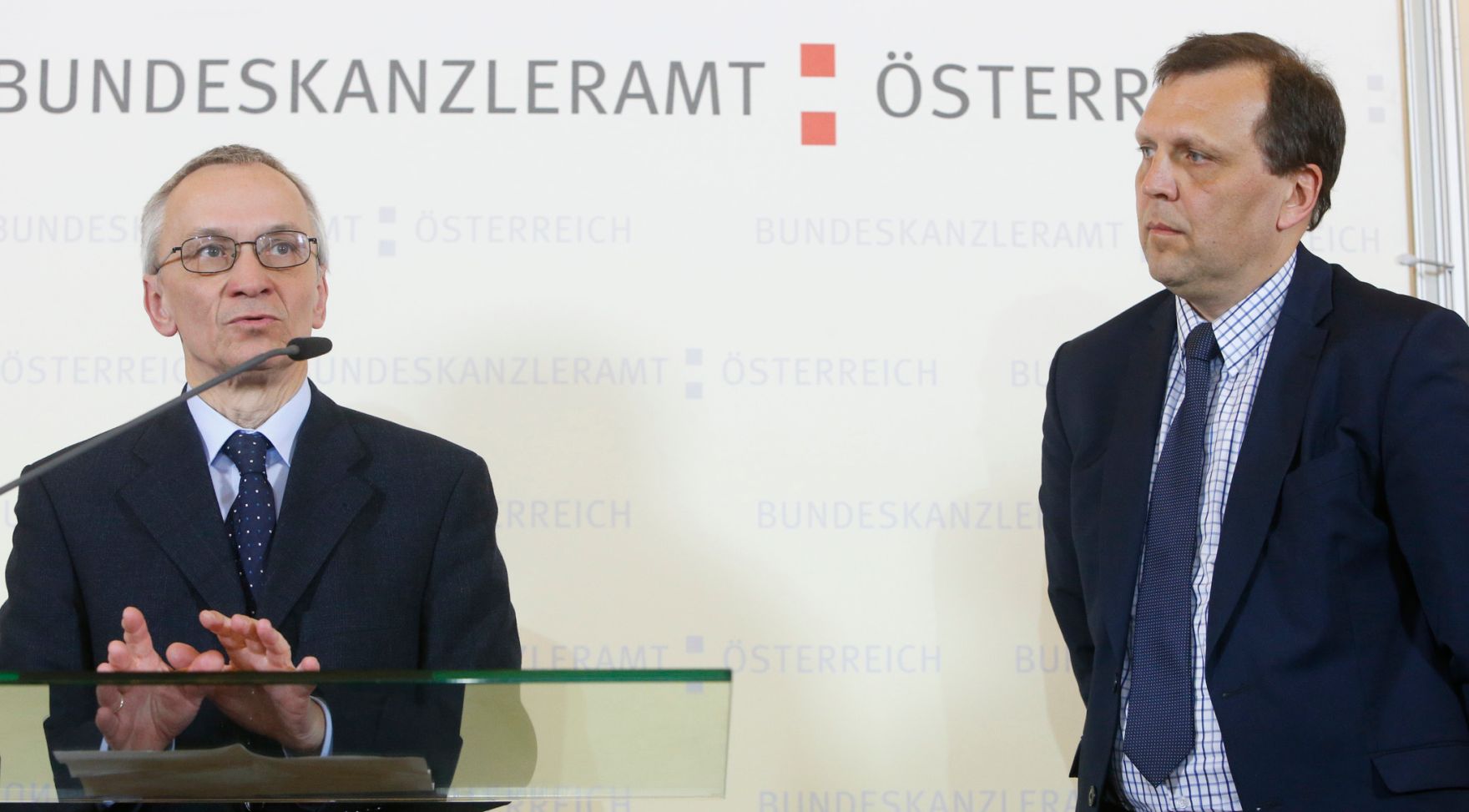 Am 17. M&auml;rz 2015 fand im Bundeskanzleramt die Konstituierung der Cyber Security Plattform statt. Im Bild Abteilungsleiter im Bundeskanzleramt, Helmut Schnitzer und Bereichsleiter im Bundeskanzleramt Roland Ledinger.