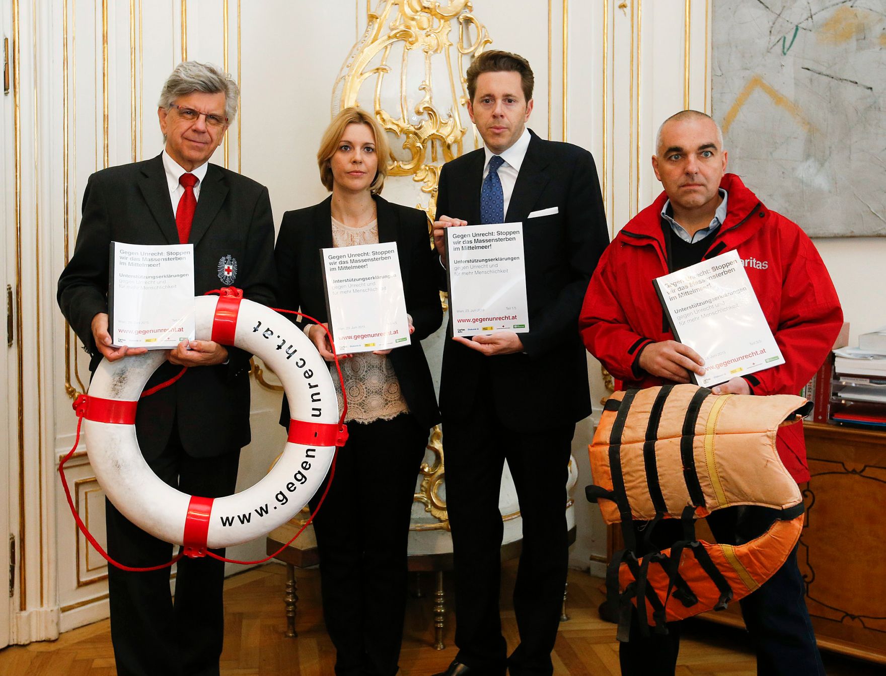 Am 23. Juni 2015 wurde eine Petition von der Caritas an Staatssekret&auml;rin Sonja Ste&szlig;l und Staatssekret&auml;r Harald Mahrer &uuml;bergeben.