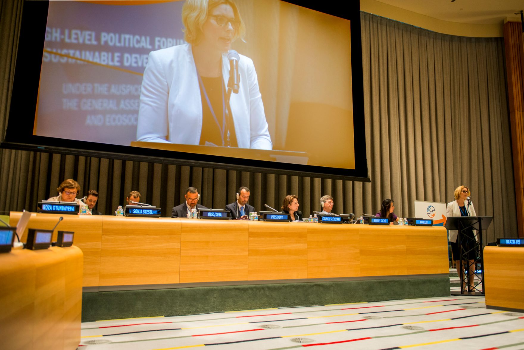 Am 9. Juli 2015 vertrat Staatssekret&auml;rin Sonja Ste&szlig;l &Ouml;sterreich beim High-Level-Forum des Wirtschafts- und Sozialrates der Vereinten Nationen in New York zu Zielen der Nachhaltigen Entwicklung.