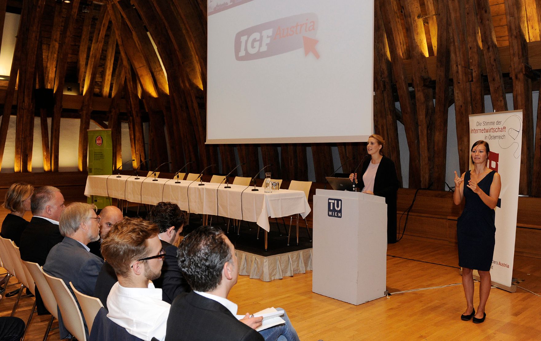 Am 17. September 2015 er&ouml;ffnete Staatssekret&auml;rin Sonja Stessl (im Bild) das Internet Governance Forum Austria an der Technischen Universit&auml;t Wien.