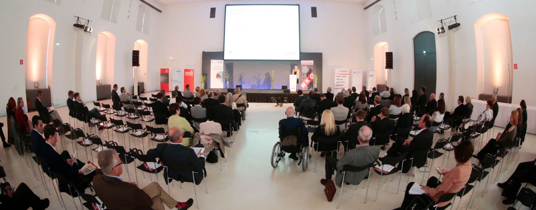 Am 22. September 2015 fand ein Festakt anl&auml;sslich des 42. Bundestags der Immobilien- und Verm&ouml;genstreuh&auml;nder in der Aula der Wissenschaften statt.