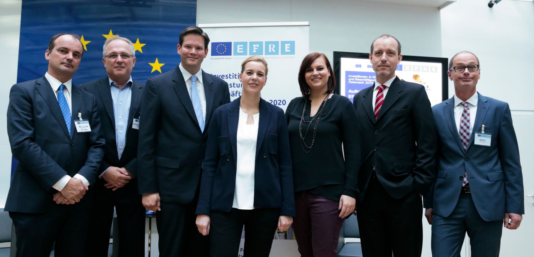 Am 1. Oktober 2015 hielt Staatssekret&auml;rin Sonja Ste&szlig;l das Er&ouml;ffnungsreferat bei der Auftaktveranstaltung EFRE-Programm &quot;Investitionen in Wachstum und Besch&auml;ftigung &Ouml;sterreich 2014 bis 2020&quot;. Im Bild (v.l.n.r.) Georg Pfeifer, Informationsb&uuml;ro des Europ&auml;ischen Parlaments in &Ouml;sterreich; Johannes Rossbacher, &Ouml;sterreichische Raumordnungskonferenz; Lukas Mandl, Landtag Nieder&ouml;sterreich; Staatssekret&auml;rin Sonja Ste&szlig;l; Astrid Eisenkopf, Landesr&auml;tin Burgenland; J&ouml;rg Wojahn, Vertretung der Europ&auml;ischen Kommission in &Ouml;sterreich und Markus Seidl, &Ouml;sterreichische Raumordnungskonferenz.
