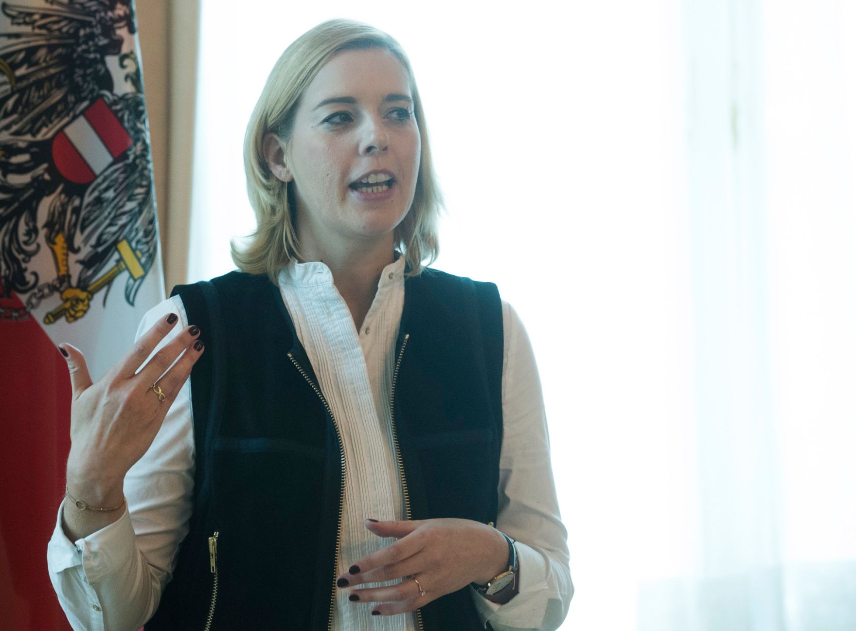 Am 12. Oktober 2015 empfing Staatssekret&auml;rin Sonja Ste&szlig;l (im Bild) den Pr&auml;sidenten des Bundesverbandes mittelst&auml;ndische Wirtschaft Mario Ohoven zu einem Arbeitsgespr&auml;ch.