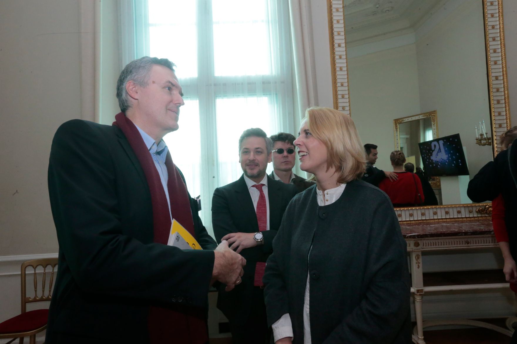 Am 26. Oktober 2015 empfing Staatssekret&auml;rin Sonja Ste&szlig;l im Rahmen des Nationalfeiertages Besucherinnen und Besucher im Bundeskanzleramt.