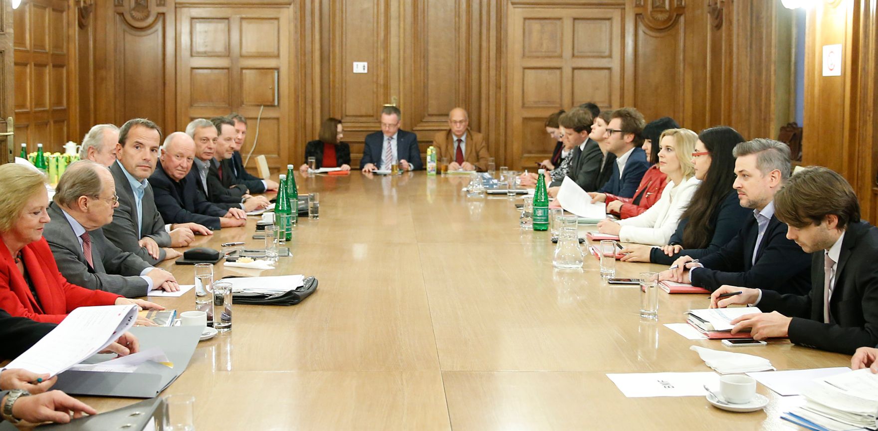 Am 5. November 2015 fand die zweite Runde der Gehaltsverhandlungen &Ouml;ffentlicher Dienst in der Hohenstaufengasse statt.