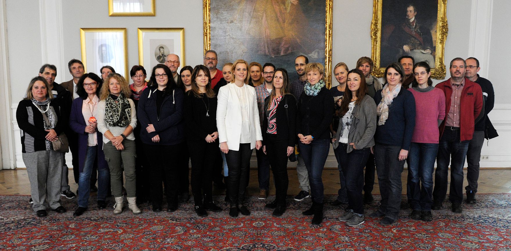 Am 5. November 2015 begr&uuml;&szlig;te Staatssekret&auml;rin Sonja Ste&szlig;l Mitglieder der Bundesfinanzakademie im Bundeskanzleramt.