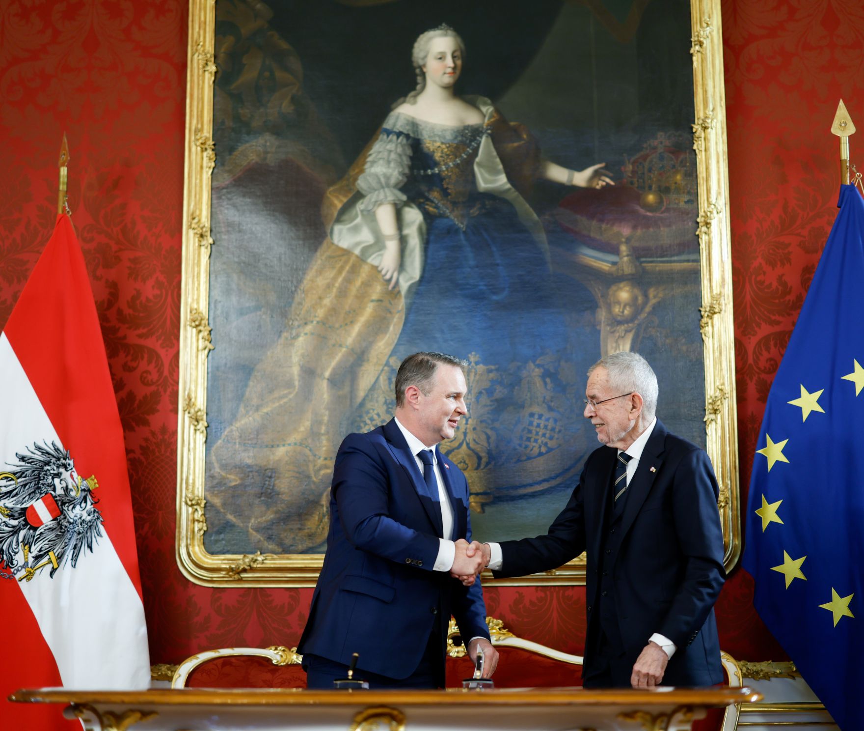 Am 3. M&auml;rz 2025 wurde die neue Bundesregierung von Bundespr&auml;sident Alexander Van der Bellen (r.) in der Pr&auml;sidentschaftskanzlei angelobt. Im Bild Vizekanzler Andreas Babler (l.).
