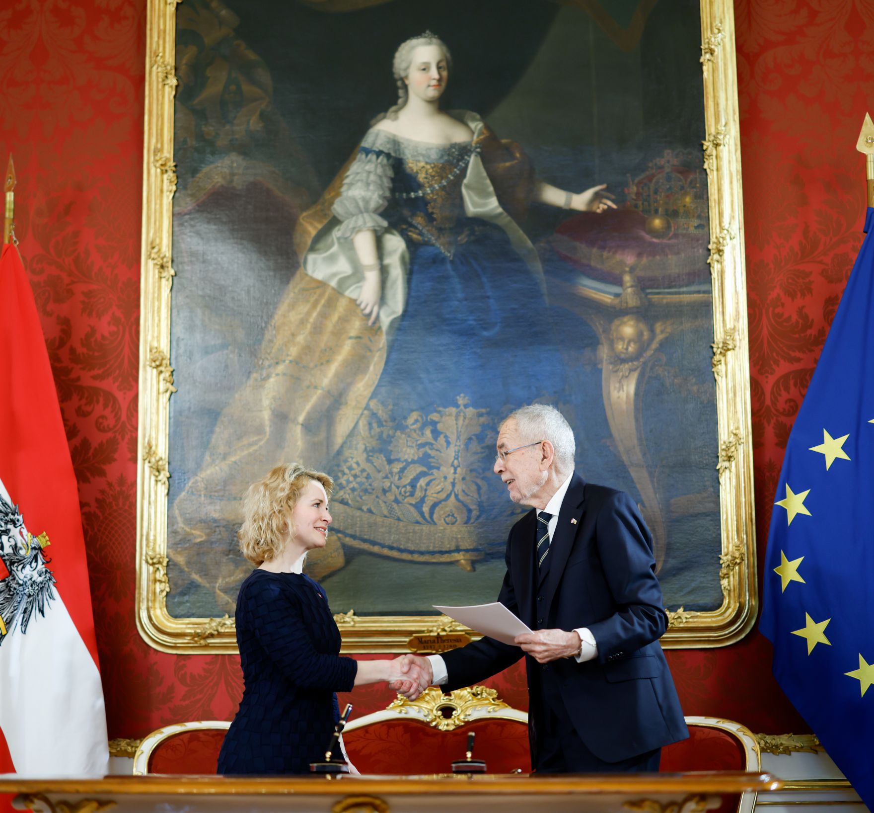 Am 3. M&auml;rz 2025 wurde die neue Bundesregierung von Bundespr&auml;sident Alexander Van der Bellen (r.) in der Pr&auml;sidentschaftskanzlei angelobt. Im Bild Bundesministerin Eva-Maria Holzleitner (l.).