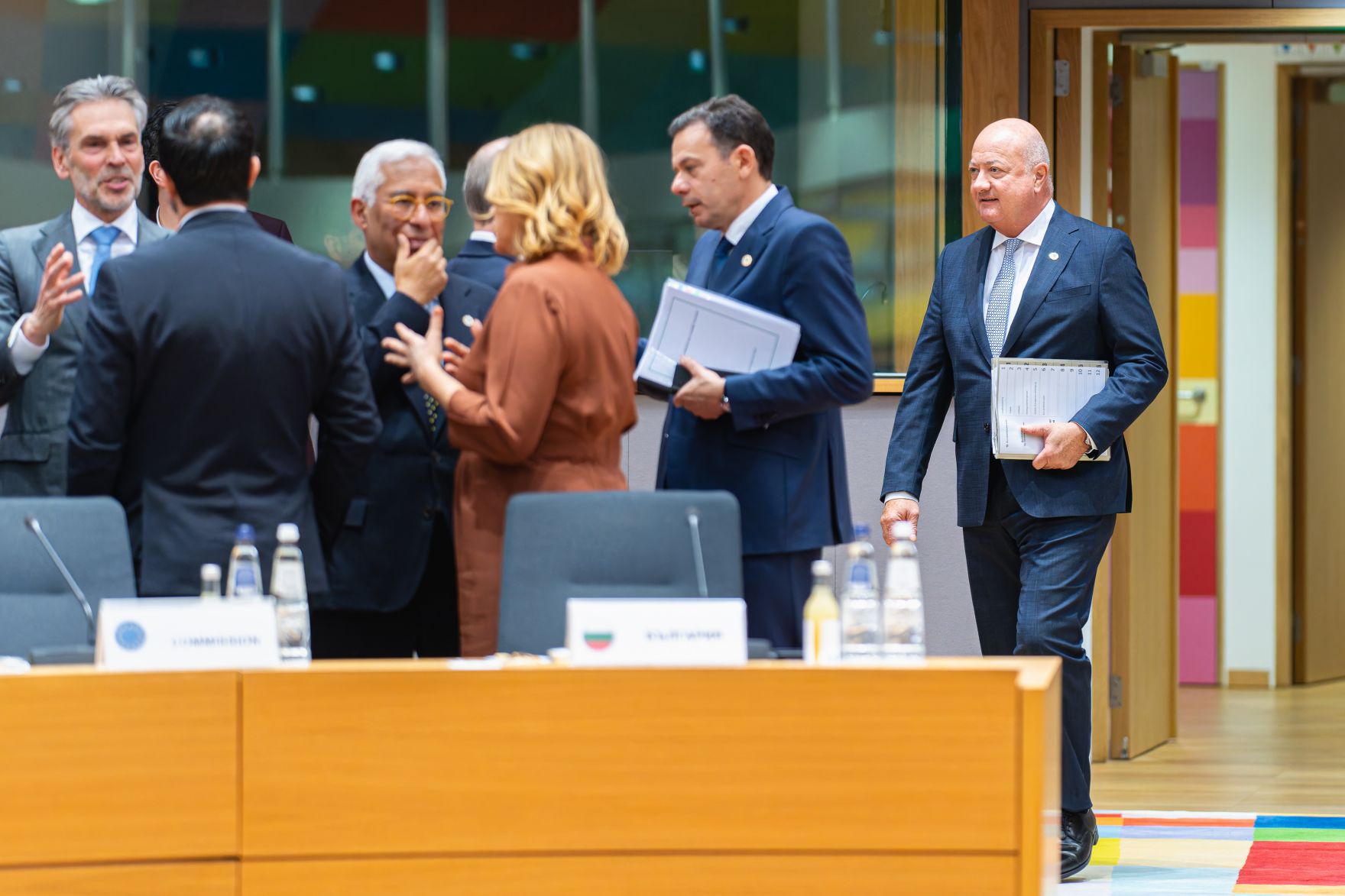 Am 6. M&auml;rz 2025 nahm Bundeskanzler Christian Stocker (r.) am EU-Sondergipfel teil.